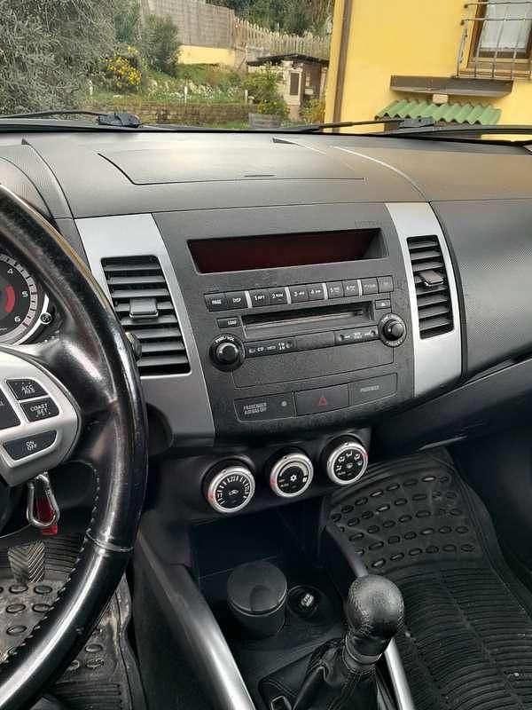 Usata Mitsubishi Outlander Invite 140 CV (102 kW) 2010 SUV