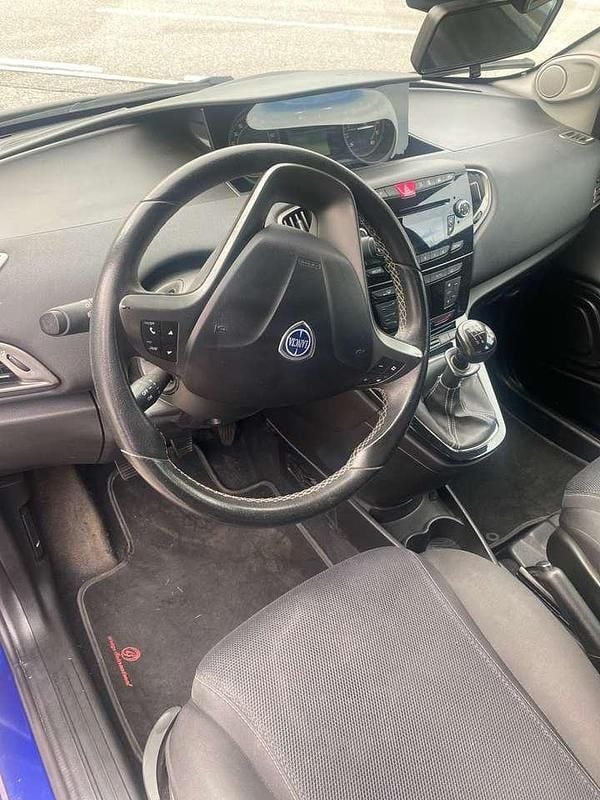 Usata Lancia Ypsilon 86 CV (63 kW) 2013 Nero Utilitaria