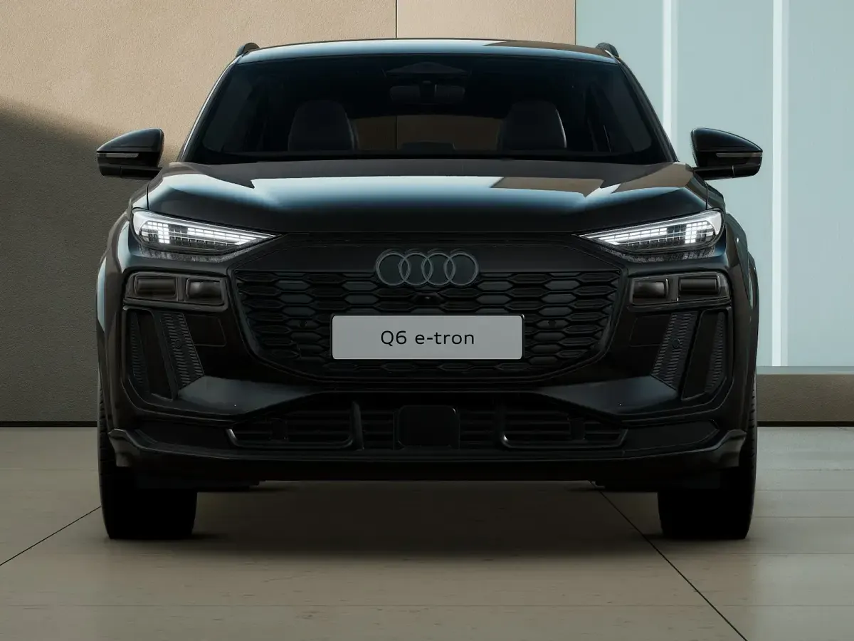 Nuova Audi Q6 Sportback e-tron S-Line 239 kW (326 CV) 2026 Nero mito metallizzato SUV
