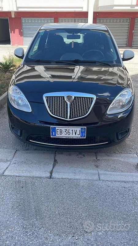 Usata Lancia Ypsilon 60 CV (44 kW) 2010 Utilitaria
