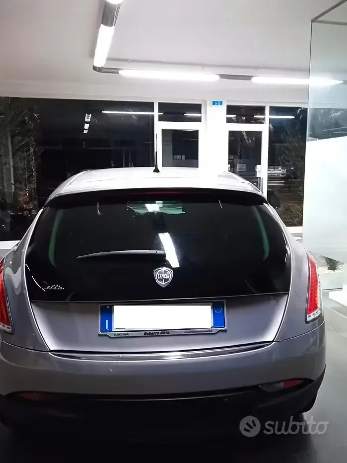 Usata Lancia Delta Silver 120 CV (88 kW) 2011 Grigio Utilitaria