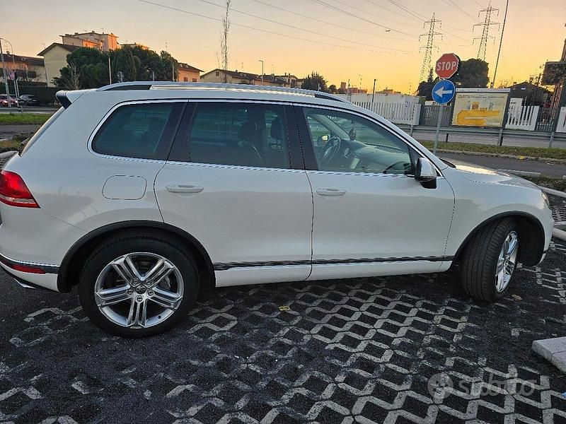 Usata VW Touareg R-line 262 CV (192 kW) 2016 Bianco SUV