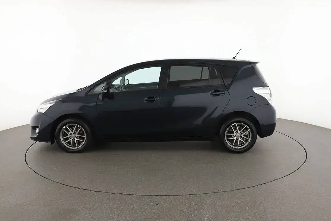 Usata Toyota Verso Active 112 CV (82 kW) 2016 Blu Monovolume