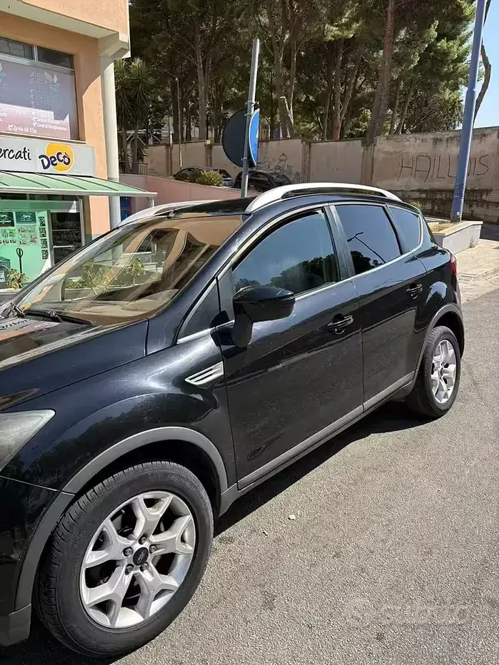 Usata Ford Kuga 136 CV (100 kW) 2010 Nero SUV