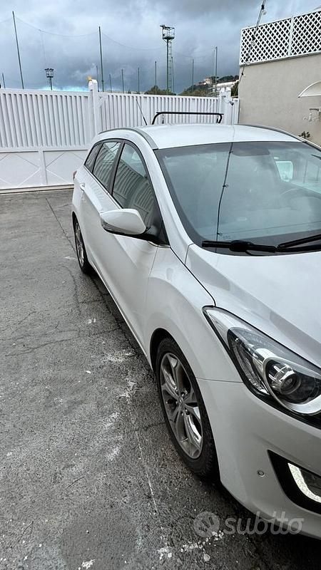Usata Hyundai i30 128 CV (94 kW) 2014 Bianco Station wagon