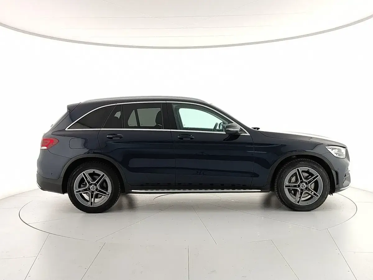 Usata Mercedes GLC300 Premium 194 CV (142 kW) 2022 Blue lunar SUV