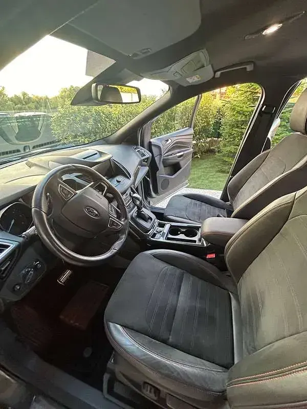 Usata Ford Kuga ST-Line 120 CV (88 kW) 2019 Grigio SUV