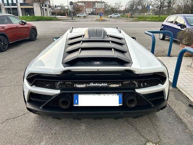 Usata Lamborghini Huracán 610 CV (448 kW) 2024 Bianco Coupé