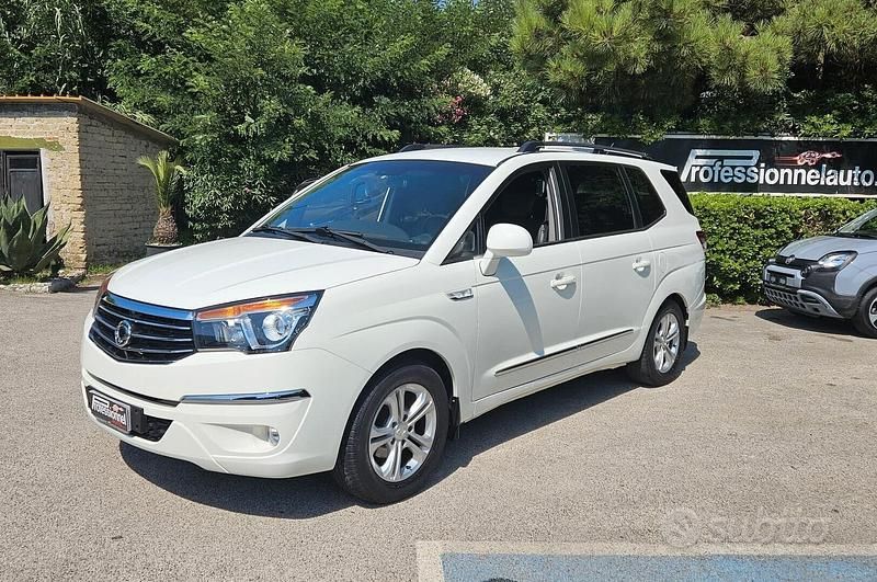 Usata SsangYong Rodius 178 CV (130 kW) 2018 Bianco Monovolume