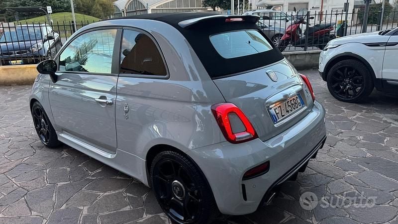 Usata Abarth 595C 70th Anniversary 165 CV (121 kW) 2020 Grigio Cabrio