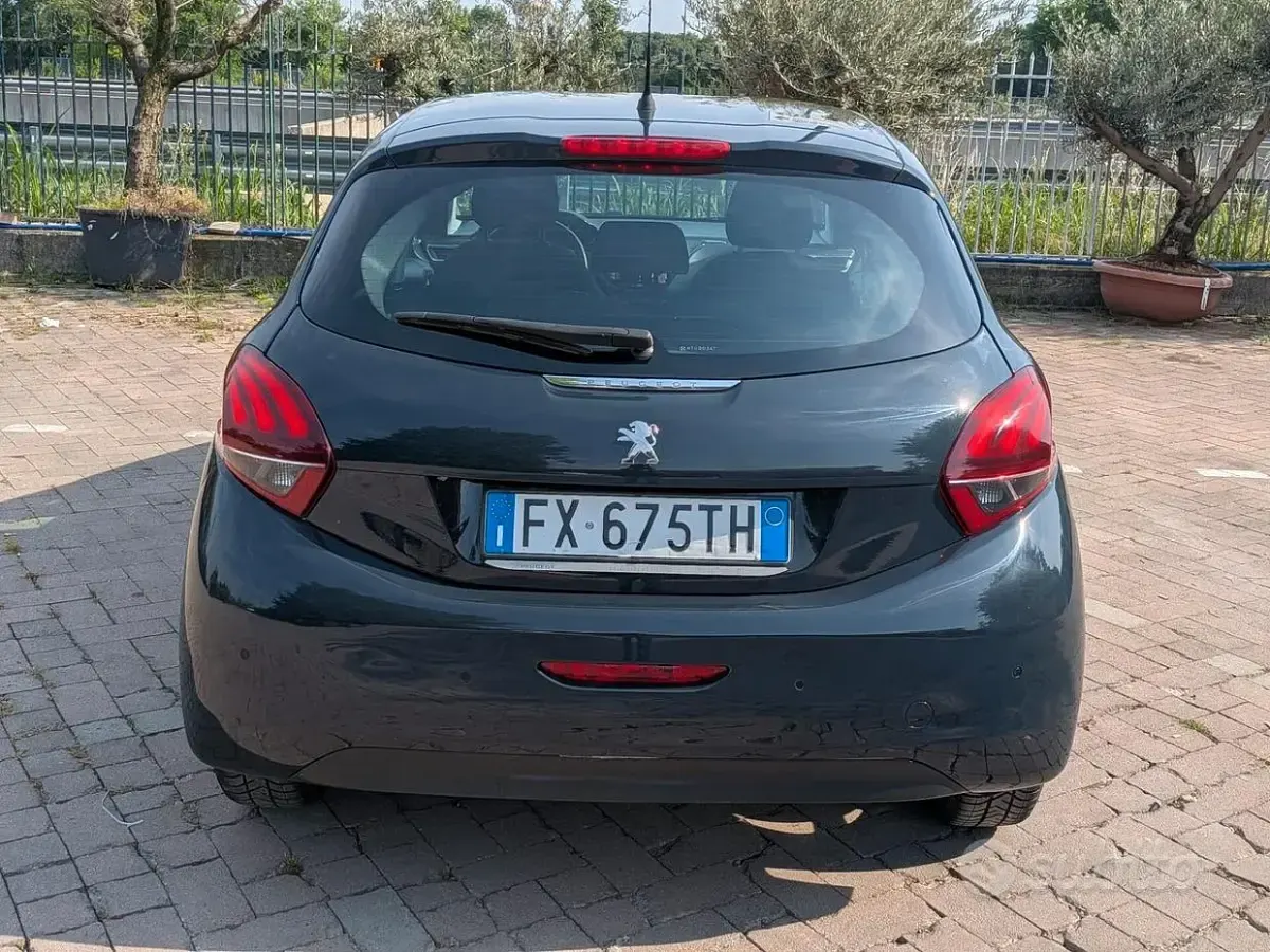 Usata Peugeot 208 S 82 CV (60 kW) 2019 Grigio Utilitaria