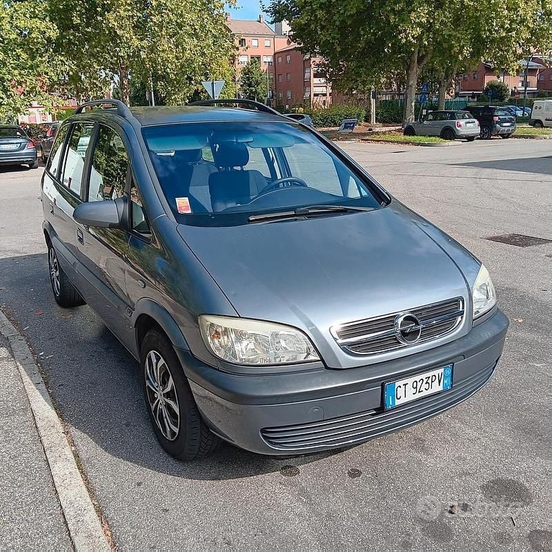 Usata Opel Zafira 101 CV (74 kW) 2005 Monovolume