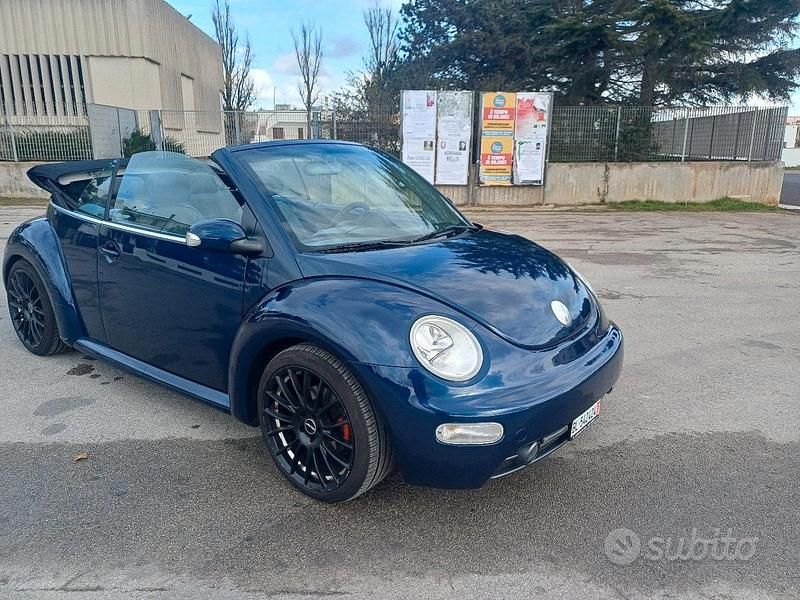 Usata VW New Beetle 115 CV (84 kW) 2004 Blu Utilitaria