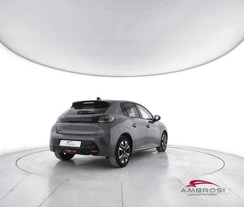 Usata Peugeot 208 Allure 100 CV (73 kW) 2025 Grigio Utilitaria