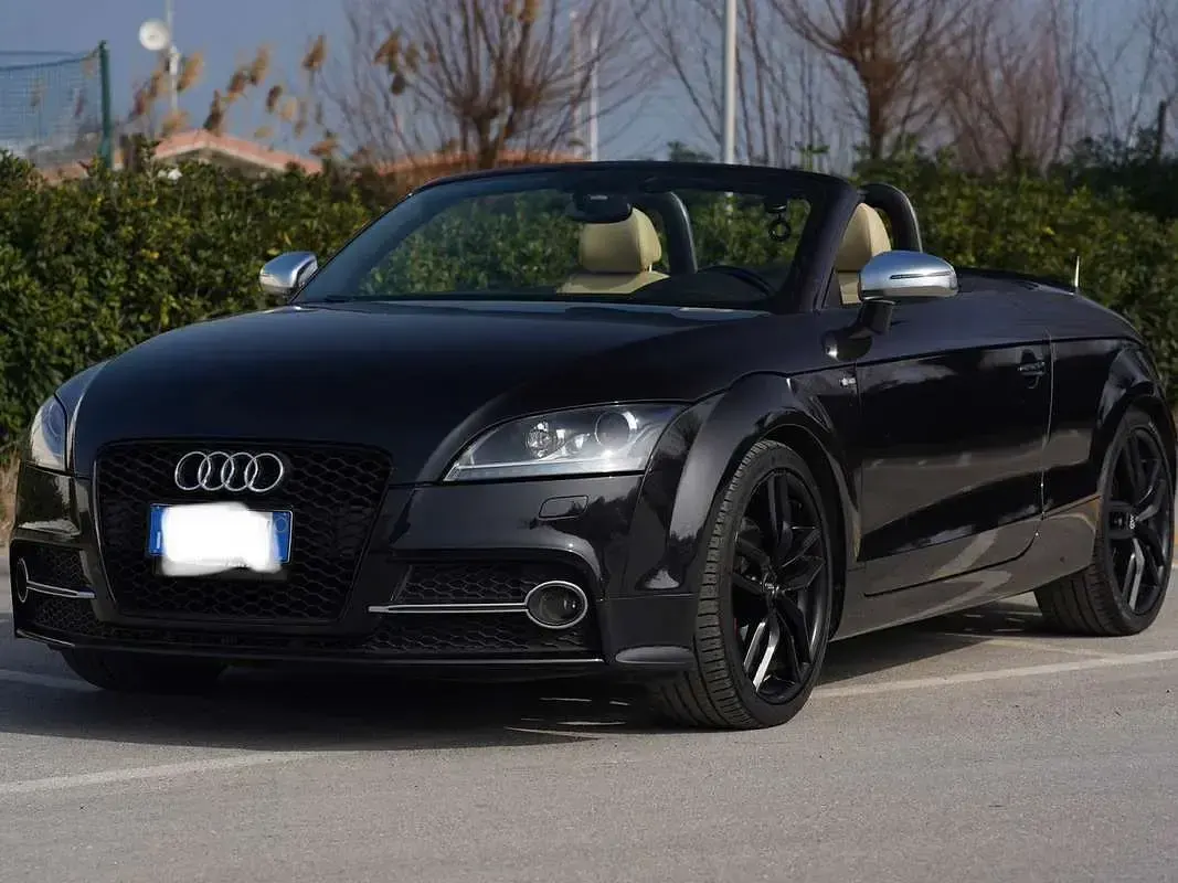 Usata Audi TT Roadster Advanced Plus 170 CV (125 kW) 2012 Nero Cabrio
