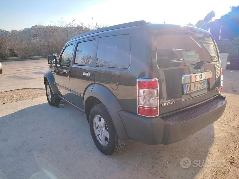 Usata Dodge Nitro SE 177 CV (130 kW) 2008 Nero SUV