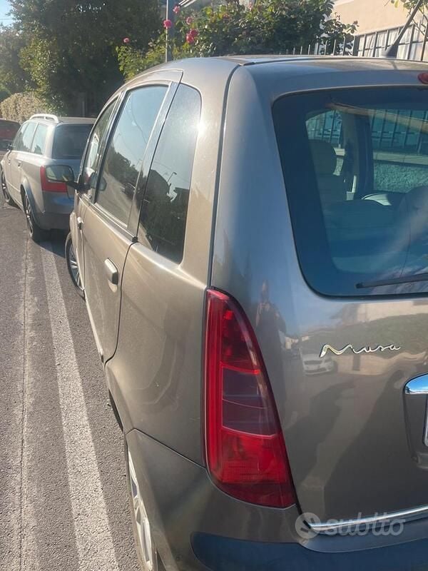 Grigio Usata 2006 Lancia Musa Monovolume | 2200 € (Cara) - Immagine 1/4