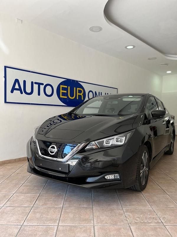 Gebraucht Nissan Leaf Tekna 89 kW (122 PS) 2021 Schwarz Kleinwagen