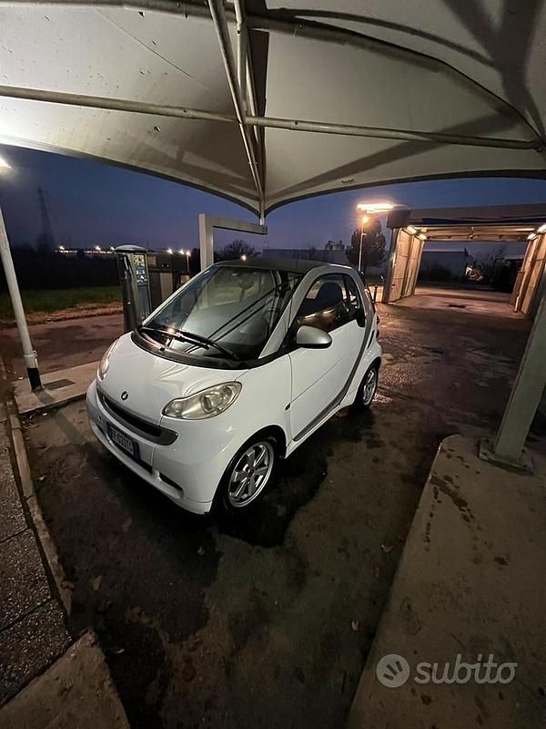 Bianco Usata 2010 Smart ForTwo Coupé Coupé | 3800 € (Ottimo prezzo) - Immagine 1/4