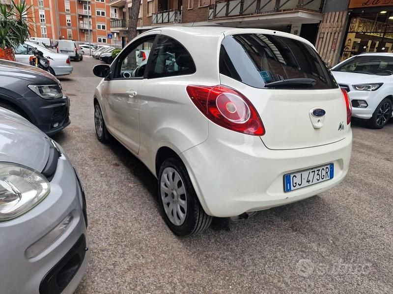 Begagnad Ford Ka Titanium 69 HK (50 kW) 2012 Vit Halvkombi
