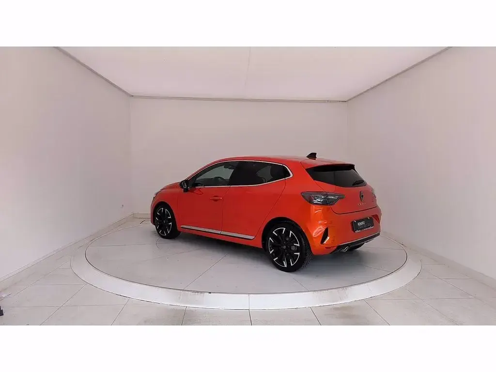 Usata Renault Clio Techno 101 CV (74 kW) 2025 Orange valencia Utilitaria