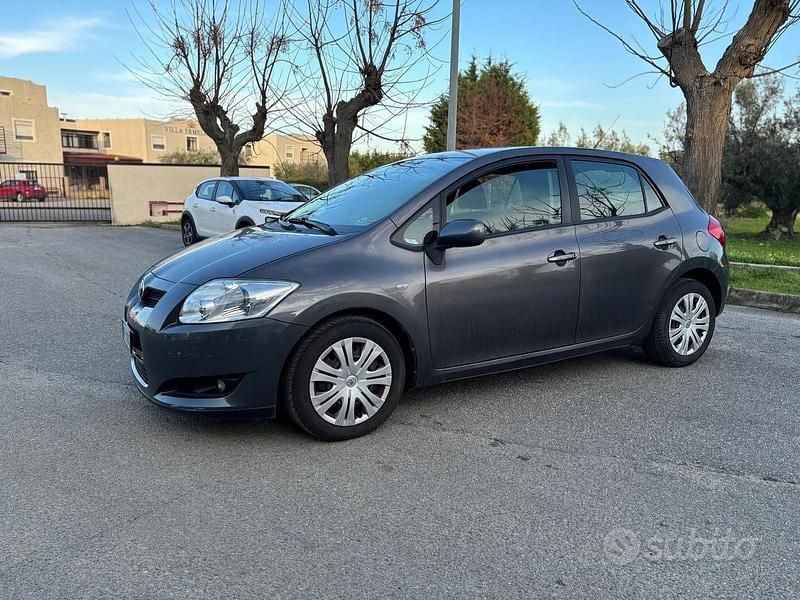 Usata Toyota Auris 90 CV (66 kW) 2009 Grigio Utilitaria
