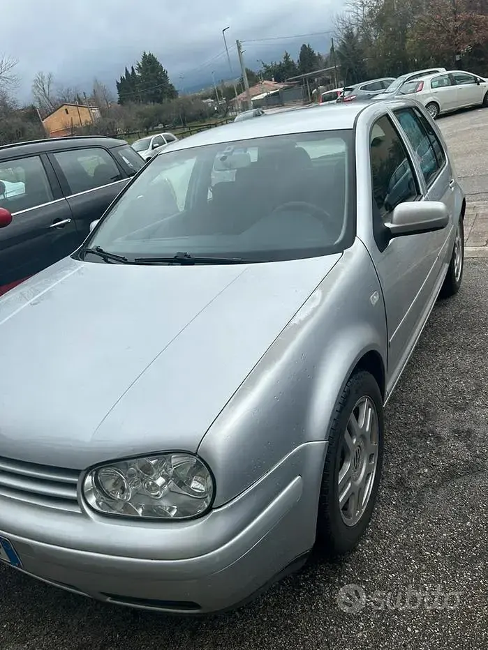 Usata VW Golf IV 101 CV (74 kW) 2003 Berlina