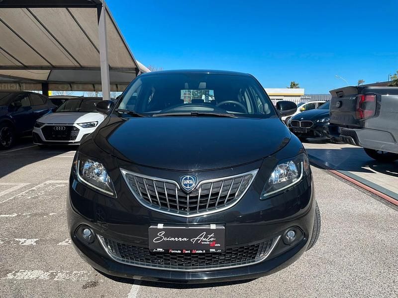 Usata Lancia Ypsilon Gold 71 CV (52 kW) 2023 Nero Utilitaria
