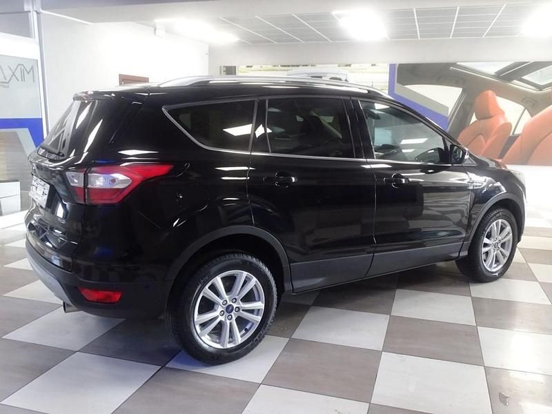 Usata Ford Kuga Trend 120 CV (88 kW) 2019 Nero pastello SUV