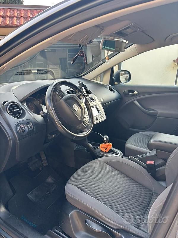 Usata Seat Altea XL 105 CV (77 kW) 2014 Grigio Monovolume