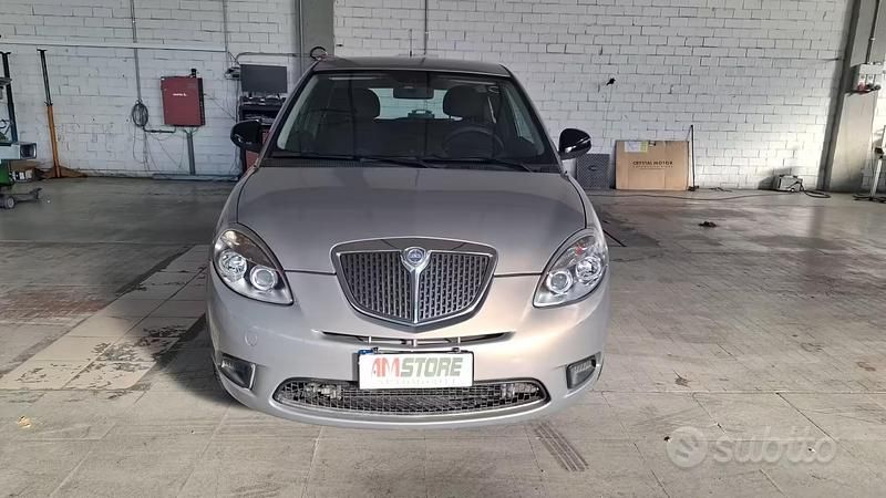 Usata Lancia Ypsilon 69 CV (50 kW) 2011 Marrone Utilitaria