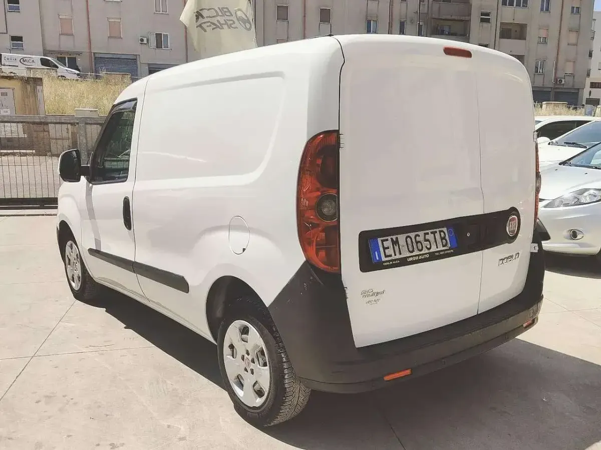Usata Fiat Doblò Active 84 CV (61 kW) 2012 Bianco Monovolume