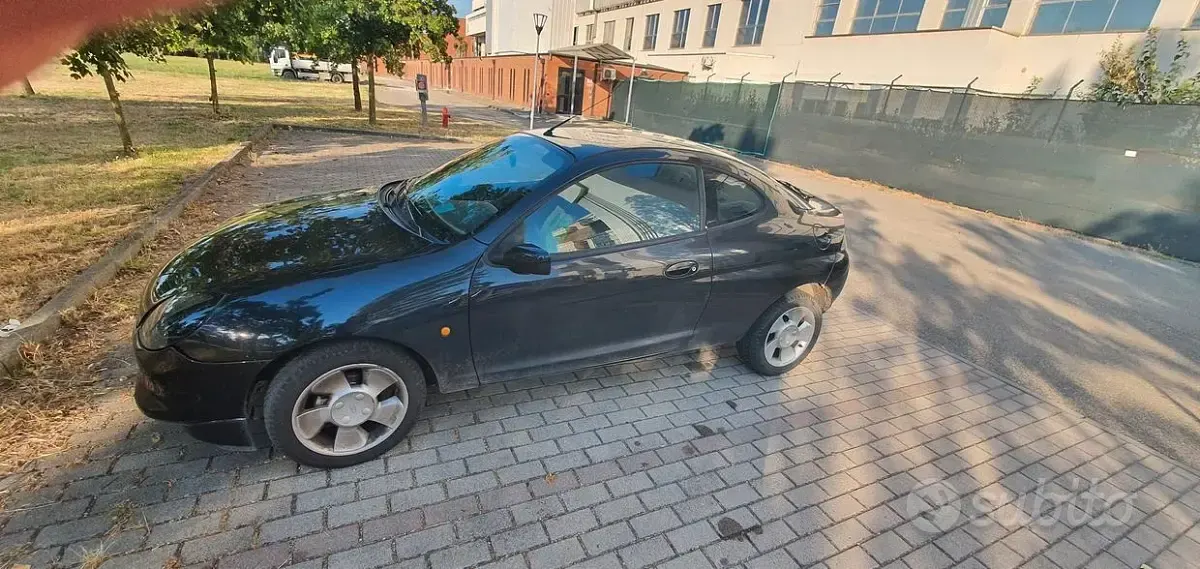 Usata Ford Puma 125 CV (91 kW) 1999 Nero Coupé