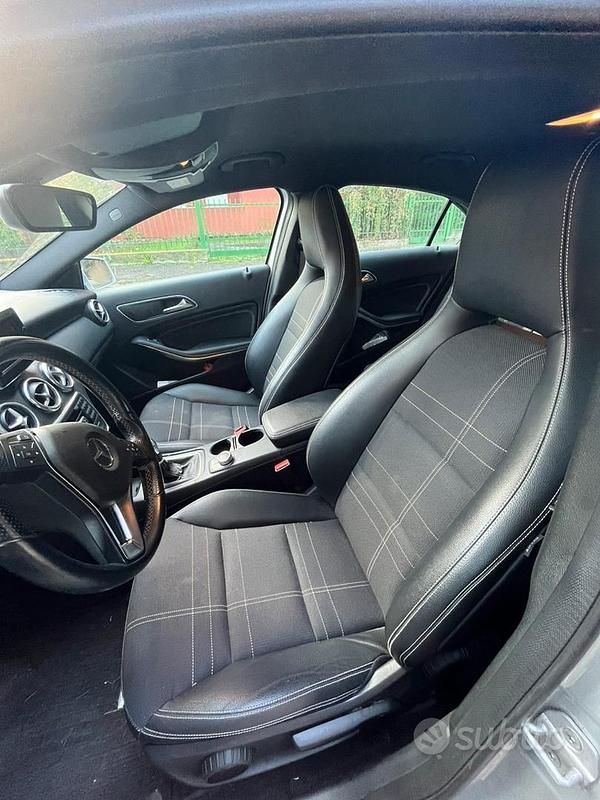 Usata Mercedes A180 109 CV (80 kW) 2013 Grigio Berlina