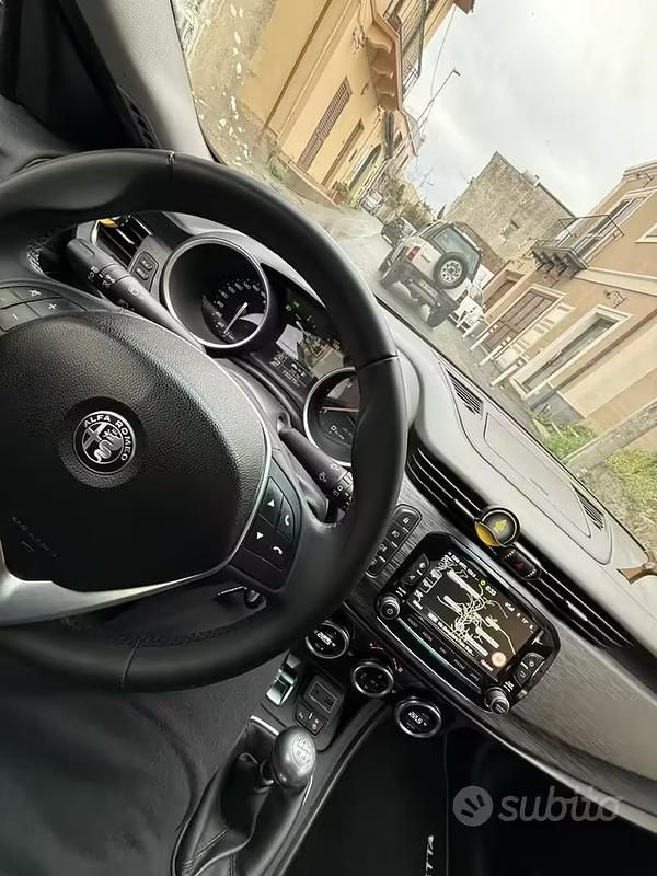 Usata Alfa Romeo Giulietta 120 CV (88 kW) 2019 Nero Utilitaria