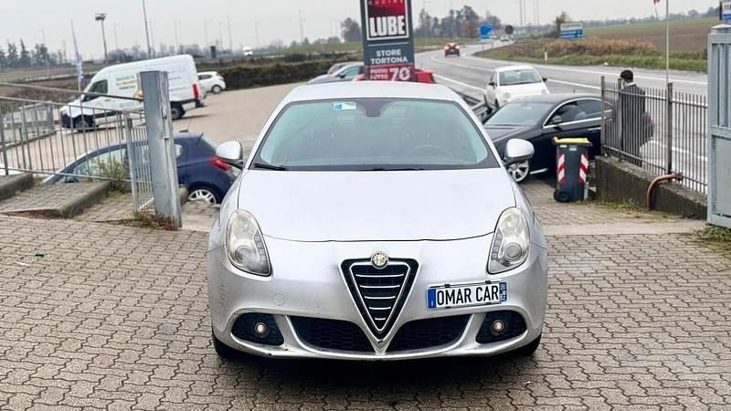 Usata Alfa Romeo Giulietta 140 CV (102 kW) 2011 Argento Berlina