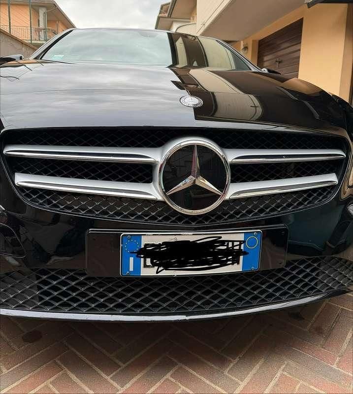 Usata Mercedes A180 Premium 109 CV (80 kW) 2014 Nero Berlina