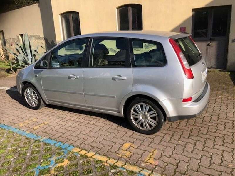 Usata Ford C-MAX Ghia 136 CV (100 kW) 2004 Argento Monovolume