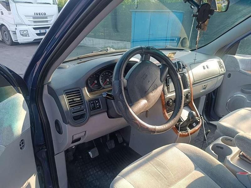 Usata Kia Carnival EX 144 CV (105 kW) 2004 Monovolume