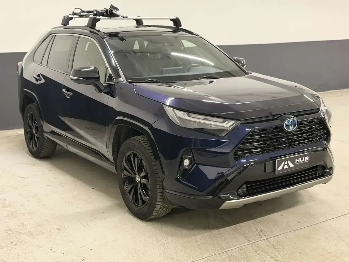 Usata Toyota RAV4 Hybrid Style 178 CV (130 kW) 2022 Blu/azzurro SUV