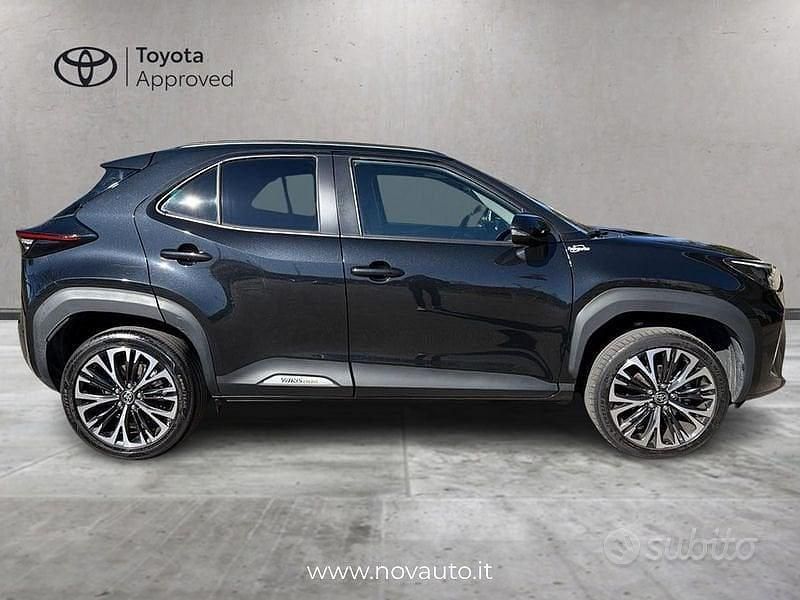 Usata Toyota Yaris Cross Lounge 131 CV (96 kW) 2025 Nero SUV