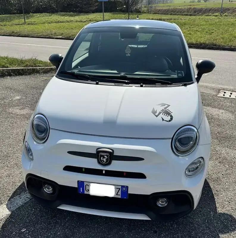Usata Abarth 595 Turismo 165 CV (121 kW) 2021 Bianco Berlina