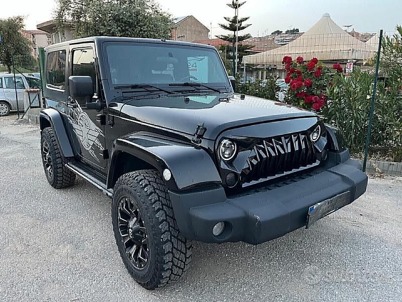 Usata Jeep Wrangler Sahara 241 CV (177 kW) 2010 Nero SUV