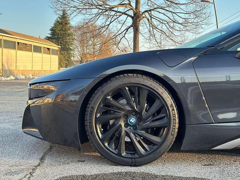 Usata BMW i8 231 CV (169 kW) 2016 Nero Coupé