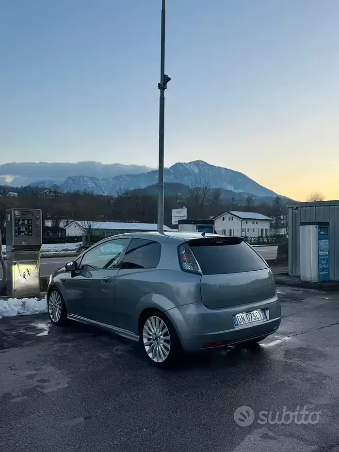 Usata Fiat Grande Punto 90 CV (66 kW) 2008 Grigio Utilitaria