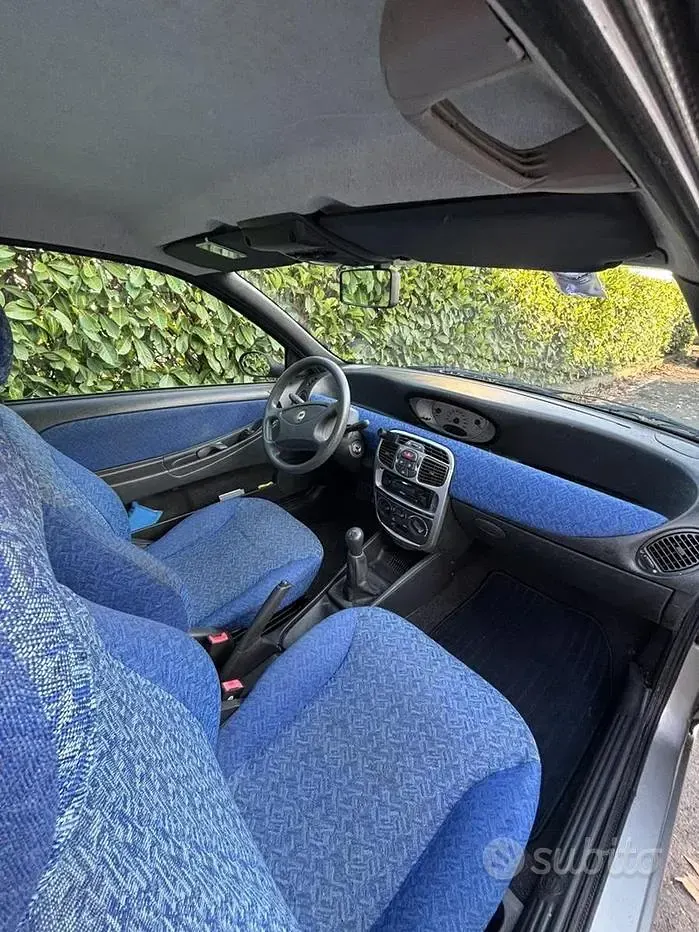 Begagnad Lancia Ypsilon 54 HK (39 kW) 1998 Grå Halvkombi