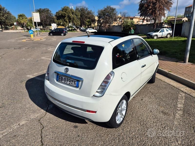 Usata Lancia Ypsilon 75 CV (55 kW) 2010 Utilitaria
