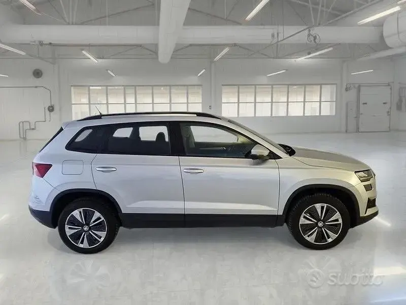 Usata Skoda Karoq Executive 116 CV (85 kW) 2022 Grigio SUV