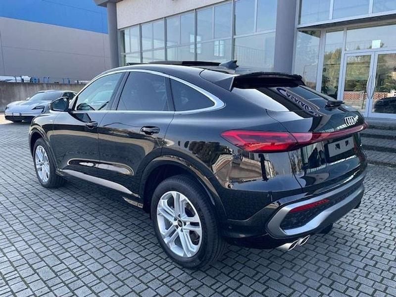 Nuova Audi Q5 Sportback S-Line 204 CV (150 kW) 2025 Nero mythos SUV