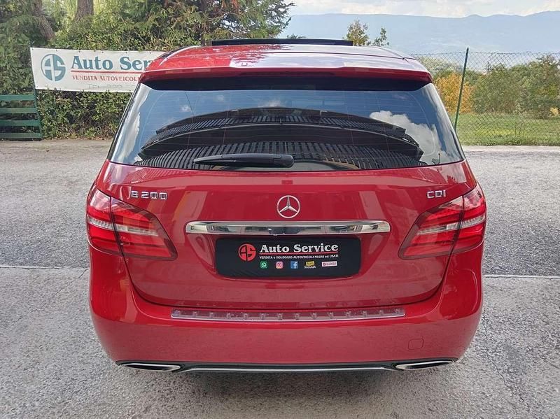 Usata Mercedes B200 Premium Plus 136 CV (100 kW) 2014 Rosso Monovolume